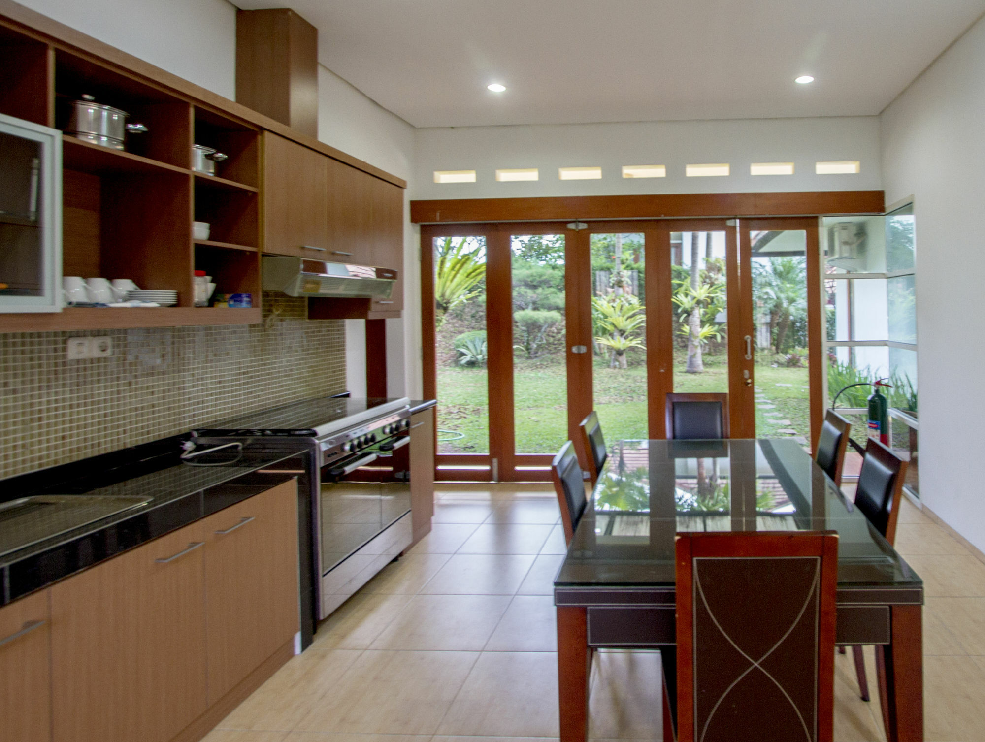 Kencana Villa Dago Bandung Exterior photo